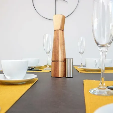 아파트 B2b Luxury Services Included 크노케-하이스트