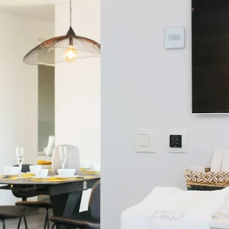 Luxury Apartments By Atelier Vo2 Max With Large Terrace And Parking 10 Min From Beach Apartmán *